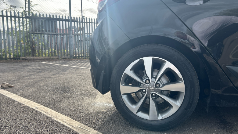 Hyundai i20 1.2 Blue Drive Premium 5dr Petrol Hatchback